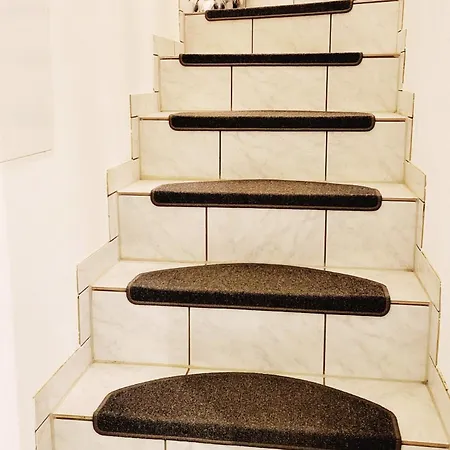 Kleines Stadthaus-komfort בית נופש